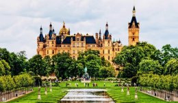 Schwerin Castle-Germanyปราสาทชเวรินที่นักเดินทางท่องเที่ยว