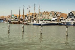 Volendam-Netherlands โรงประมูลปลาในอดีตที่มีความสวยงาม