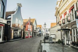 Volendam-Netherlands โรงประมูลปลาในอดีตที่มีความสวยงาม