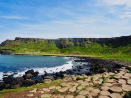 Giant's Causeway-Ireland เป็นสถานที่ๆมีหินที่หลากหลาย