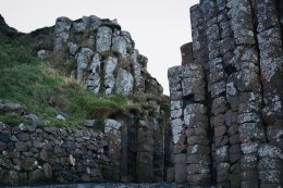 Giant's Causeway-Ireland เป็นสถานที่ๆมีหินที่หลากหลาย