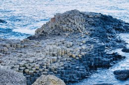 Giant's Causeway-Ireland เป็นสถานที่ๆมีหินที่หลากหลาย