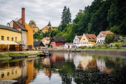 Cesky Krumlov-Czech เป็นเมืองเล็กๆที่มีแม่น้ำไหลผ่าน