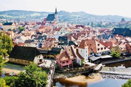 Cesky Krumlov-Czech เป็นเมืองเล็กๆที่มีแม่น้ำไหลผ่าน