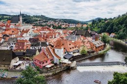 Cesky Krumlov-Czech เป็นเมืองเล็กๆที่มีแม่น้ำไหลผ่าน