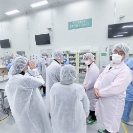 Regent International facilitated the visit, escorting the faculty of Mae Fah Luang University on a tour of university and renowned cosmetics companies in South Korea.