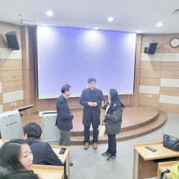 Regent International facilitated the visit, escorting the faculty of Mae Fah Luang University on a tour of university and renowned cosmetics companies in South Korea.