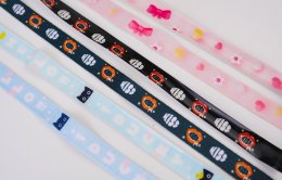 รับสกรีนphone strap สายจับถนัดมือสำหรับแปะติดเข้ากับมือถือ