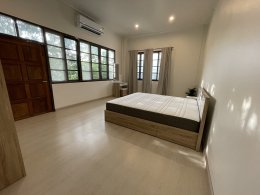รีวิว รีโนเวทห้องงบ 15,000 บาท ด้วยพื้นไม้ลามิเนตของลีโอวูด
