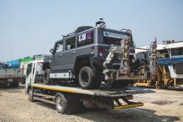 Running the test!!! The rail inspection vehicle (Hirail)