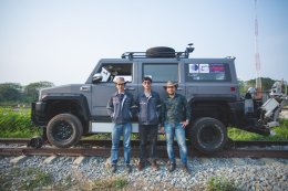 Running the test!!! The rail inspection vehicle (Hirail)