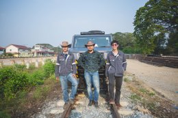 Running the test!!! The rail inspection vehicle (Hirail)