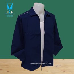 เสื้อแจ็คเก็ตสีกรม คอปกทรงคลาสสิค เนื้อผ้าไมโครพีช เนื้อนุ่มเบาสัมผัสสบายไม่ยับง่าย ไม่ระคายเคือง มีกระเป๋าข้างซ้าย-ขวา ใส่กันแดดกันลม พร้อมบริการปักโลโก้ไม่จำกัดขั้นต่ำ สนใจสอบถามเพิ่มเติม  https://line.me/ti/p/VJeTnWFnQS  www.sawasdeepolo.com ️ 08422540