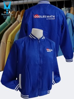 ขอบพระคุณ Oodles Math by I CAN READ เสื้อแจ็คเก็ตทรงเบสบอลสีน้ำเงิน เนื้อผ้าไมโครพีช เนื้อนุ่มเบาสัมผัสสบายไม่ยับง่าย ไม่ระคายเคือง มีกระเป๋าข้างซ้าย-ขวา ใส่แล้วไม่ร้อน บริการปักเสื้อ พร้อมออกแบบ ไม่มีขั้นต่ำ สนใจสอบถามเพิ่มเติม  https://line.me/ti/p/VJeT