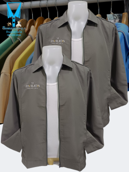 ขอบพระคุณ The Pavilion เสื้อแจ็คเก็ตคอปกทรงคลาสสิค เนื้อผ้าไมโครพีช เนื้อนุ่มเบาสัมผัสสบายไม่ยับง่าย ไม่ระคายเคือง มีกระเป๋าข้างซ้าย-ขวา ใส่กันแดดกันลม บริการปักเสื้อ พร้อมออกแบบ ไม่มีขั้นต่ำ สนใจสอบถามเพิ่มเติม  https://line.me/ti/p/VJeTnWFnQS  www.sawas