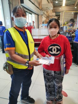 children's day activities Handing out free masks and donated items to the Children's Day 2023 event