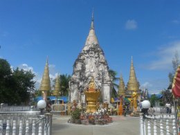 ทัวร์ลาว พระธาตุโพ่น
