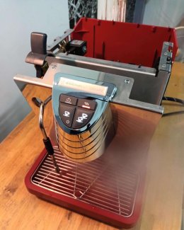 บริการเข้าตรวจเช็คเครื่องชงกาแฟ Nuova Simonelli Oscar II  โดยทีมช่างศูนย์บริการชลบุรี