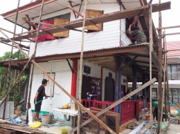 กิจกรรมอาสาทาสีกุฏิวัดราษฎร์บำรุง (คลองตาเจี่ย)