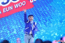 “ชาอึนอู” เขยไทยคัมแบ็คแบบซ่ากว่าเดิม ในงานเปิดตัวพรีเซนเตอร์ “เอส โคล่า” โชว์ความ Awesome ชวนคนรุ่นใหม่ Gen Zest กล้าเป็นตัวเอง