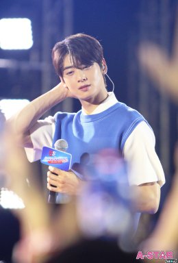 “ชาอึนอู” เขยไทยคัมแบ็คแบบซ่ากว่าเดิม ในงานเปิดตัวพรีเซนเตอร์ “เอส โคล่า” โชว์ความ Awesome ชวนคนรุ่นใหม่ Gen Zest กล้าเป็นตัวเอง