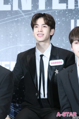เต็มคาราเบลเลยวิ! 9 หนุ่ม CRAVITY การันตี FAN-CON ครั้งแรกในไทยสนุกแน่ พร้อมอ้อน LUVITY มาจอยกันในงาน 2022 CRAVITY THE FIRST FAN-CON 'CENTER OF GRAVITY' IN BANGKOK 