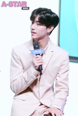 'แบมแบม' ชวน 'มาร์ค' พี่ชายสุดซี้แห่ง GOT7 ร่วมเปิดตัว Vivo V17 Pro สมาร์ทโฟนสุดล้ำ พร้อมกล้อง 6 ตัวเพื่อการถ่ายภาพที่ไร้ขีดจำกัด