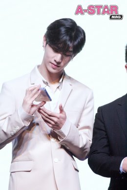 'แบมแบม' ชวน 'มาร์ค' พี่ชายสุดซี้แห่ง GOT7 ร่วมเปิดตัว Vivo V17 Pro สมาร์ทโฟนสุดล้ำ พร้อมกล้อง 6 ตัวเพื่อการถ่ายภาพที่ไร้ขีดจำกัด