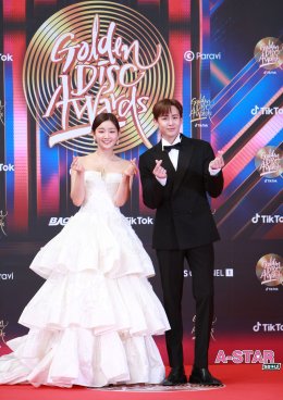 ประมวลภาพ งานประกาศรางวัล Golden Disc Awards ครั้งที่ 37 ช่วงเดินพรมแดง (1)