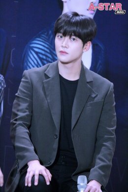 9 หนุ่ม SF9 เปิดใจกับแฟนตาซีชาวไทย ก่อนเปิด ‘จักรวาล’ โชว์ความเป็นตัวตน ในงานแถลงข่าว 2019 SF9 LIVE FANTASY #2 UNIXERSE