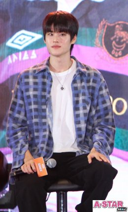 ไอคอนสยามแตก! 7 หนุ่มสุดเฟรช RIIZE เยือนไทยครั้งแรกกระแสถล่มทลาย อ้อน "ไทยบรีซ น้องข้าวมาหาแล้วครับ" 