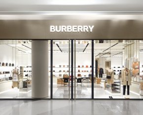 BURBERRY REOPENS STORE IN NEW GLOBAL LUXURY DESIGN CONCEPT AT SIAM PARAGON, BANGKOK