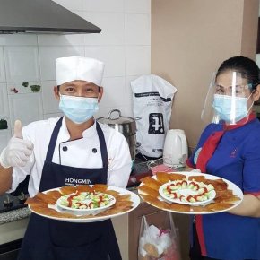 โต๊ะจีน โต๊ะเดียว เราก็ไป  ทานที่บ้าน เหมือนทานที่ร้าน