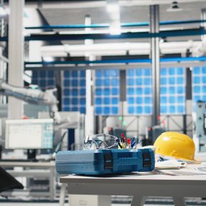 เบื้องหลัง "พลังงาน" ที่ไม่มีวันหลับใหล: ทำไมงานวิศวกรรมไฟฟ้าที่มั่นคงถึงเป็นหัวใจของธุรกิจ?