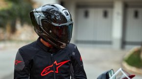 ครั้งแรกในเอเชีย! Alpinestars เปิดตัวหมวกกันน็อคทางเรียบ Supertech R10 อย่างเป็นทางการในประเทศไทย ด้วยเทคโนโลยีที่ดีที่สุดจากสนามแข่ง MotoGP