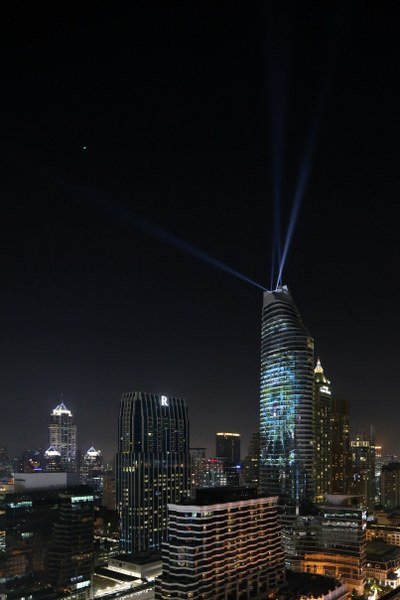 สุดตระการตา “แมกโนเลียส์ ราชดำริ บูเลอวาร์ด” เนรมิต 3D Projection Mapping บนตึกสูง 60 ชั้น