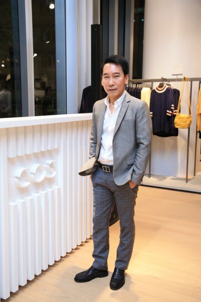 COS เสื้อผ้ามินิมอล จากลอนดอน ฉลองเปิดร้านสาขาแรกในประเทศไทย ที่ดิ เอ็มควอเทียร์