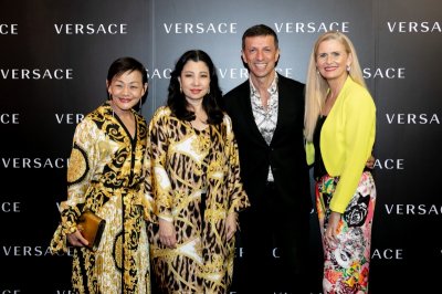 Grand Opening of The New Versace Boutique พร้อมเผยโฉมคอลเล็คชั่นฤดูใบไม้ผลิและฤดูร้อน เวอร์ซาเช่