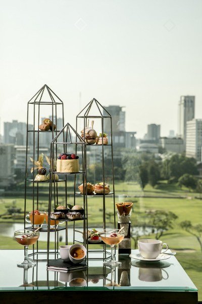 THE ST. REGIS BANGKOK X TAWN C. เปิดตัว ชุดน้ำชายามบ่าย “Old New York – Modern Bangkok” 