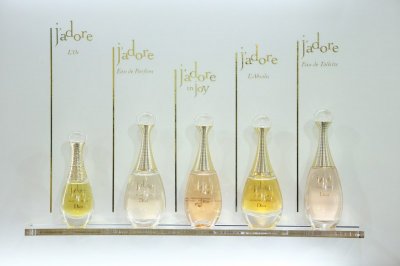 Dior เปิดตัวน้ำหอม J’adore 5 แนวกลิ่นอันหรูหรา เพื่อมนต์เสน่ห์อันดึงดูดที่ผู้หญิงทุกคนคู่ควร