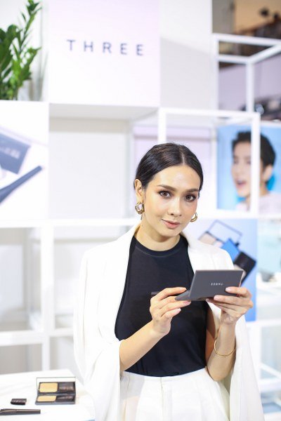 THREE เปิดตัว  ‘อ้อม’ สุนิสา เป็น THREE BRAND FACE คนแรกของไทย พร้อม THREE 2019 BASE MAKEUP