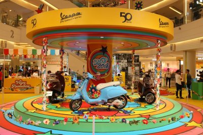 เวสป้า ฉลอง 50 ปี ย้อนรำลึกยุค ‘60s ในงาน Vespa Primavera Wonderland 