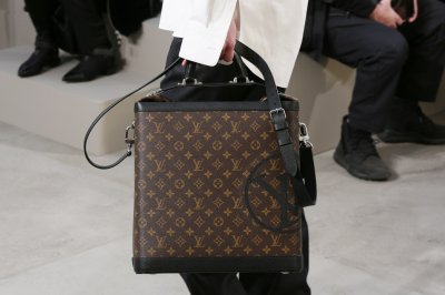 Louis Vuitton X Supreme รังสรรค์ใหม่จาก Kim Jones พร้อมข่าวลือ