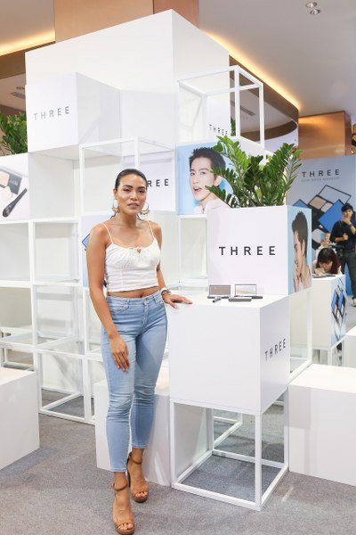 THREE เปิดตัว  ‘อ้อม’ สุนิสา เป็น THREE BRAND FACE คนแรกของไทย พร้อม THREE 2019 BASE MAKEUP