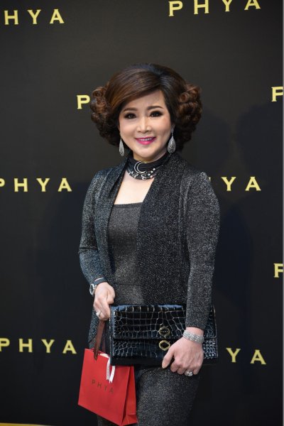 “PHYA” (พญา) จัดแฟชั่นโชว์ครั้งยิ่งใหญ่ เปิดตัวกระเป๋าคอลเลกชั่นพิเศษ “ณพัฒน์”