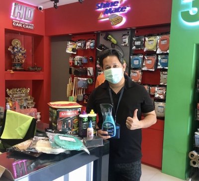 ลูกค้าคาร์แคร์ ศูนย์รถยนต์ เข้ามาทดลองสินค้าฟรี