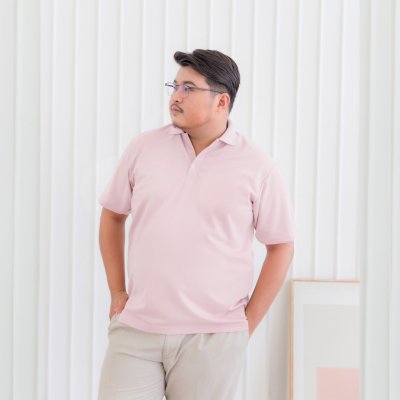 เสื้อโปโลพลัสไซส์ "ไม่มีกระเป๋า" สีชมพูอ่อน