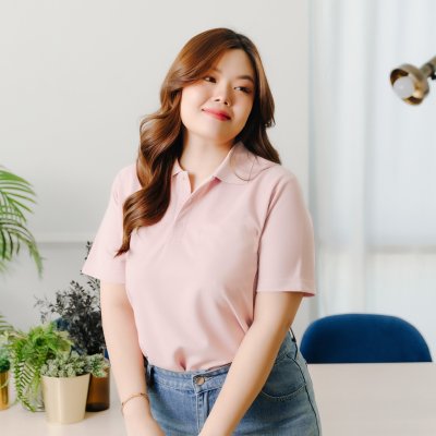 เสื้อโปโลพลัสไซส์ "ไม่มีกระเป๋า" สีชมพูอ่อน