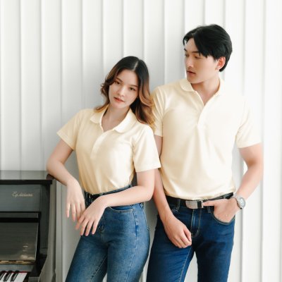 เสื้อโปโล "รุ่นไม่มีกระเป๋า" สีขาวครีม เสื้อโปโล "รุ่นไม่มีกระเป๋า" สีขาวครีม
