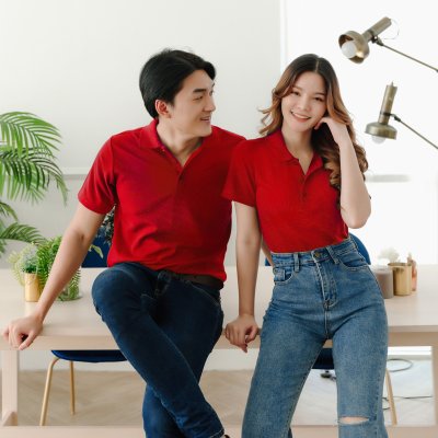 เสื้อโปโล "รุ่นไม่มีกระเป๋า" สีแดง เสื้อโปโล "รุ่นไม่มีกระเป๋า" สีแดง